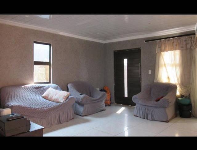 3 BEDROOM HOUSE FOR SALE IN PROTEA GLEN
